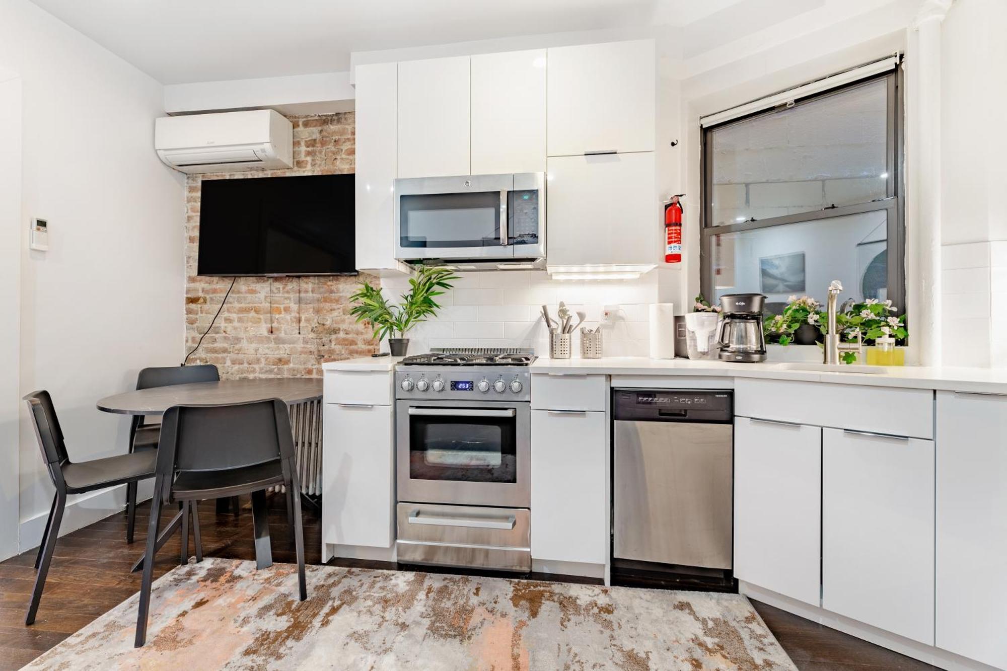 Explore The Authentic Designers 2bd In Hudson Yards Pangsapuri